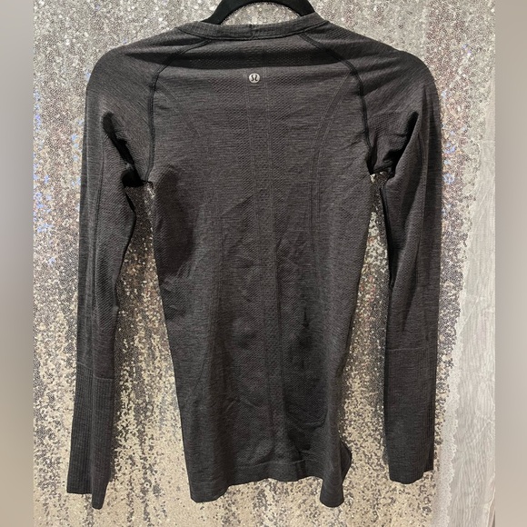 lululemon athletica Charcoal Long Sleeve Top - Picture 2 of 5
